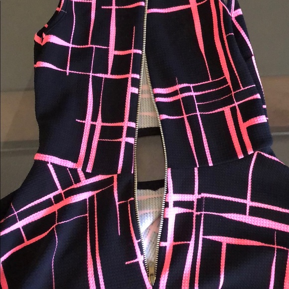 Pink and Black Mini Dress (Flare) - Picture 4 of 4